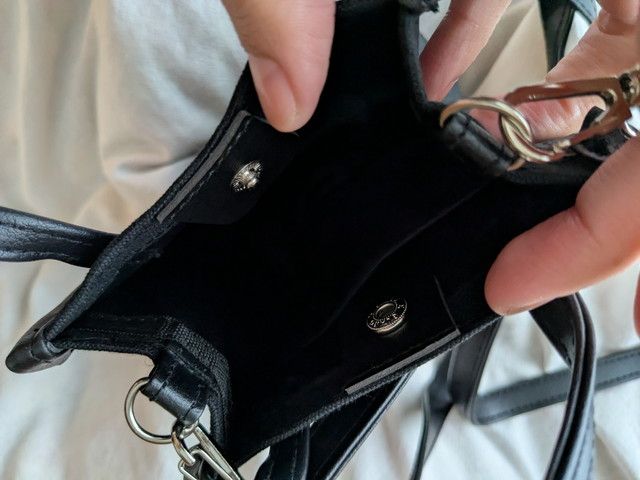 Café Kitsunéスマホショルダー 内部ポケット