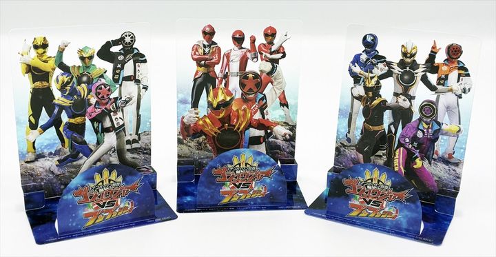 Vシネクスト『ナンバーワン戦隊ゴジュウジャー VS ブンブンジャー』入場者特典 （C）2026 東映ビデオ・東映AG・バンダイ・東映 （C）テレビ朝日・東映AG・東映 width=