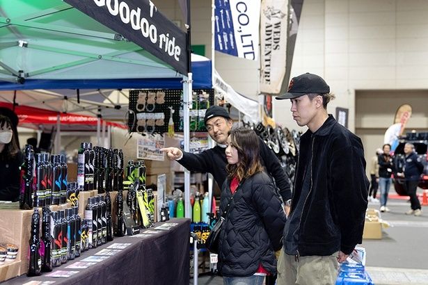 メーカーやショップのスタッフとの交流もイベントならではの魅力 ※写真は過去開催時の様子