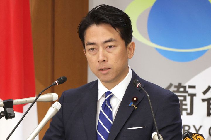 小泉進次郎防衛相＝東京都新宿区の防衛省（2025年10月22日、時事）［代表撮影］