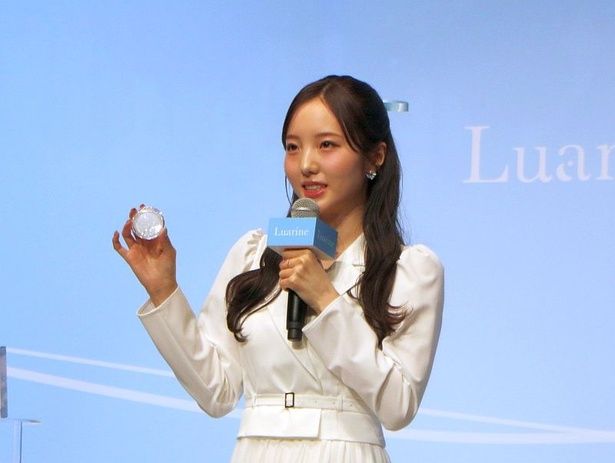 特に気に入っているハイライターは「03 スノーマリン」なのだとか