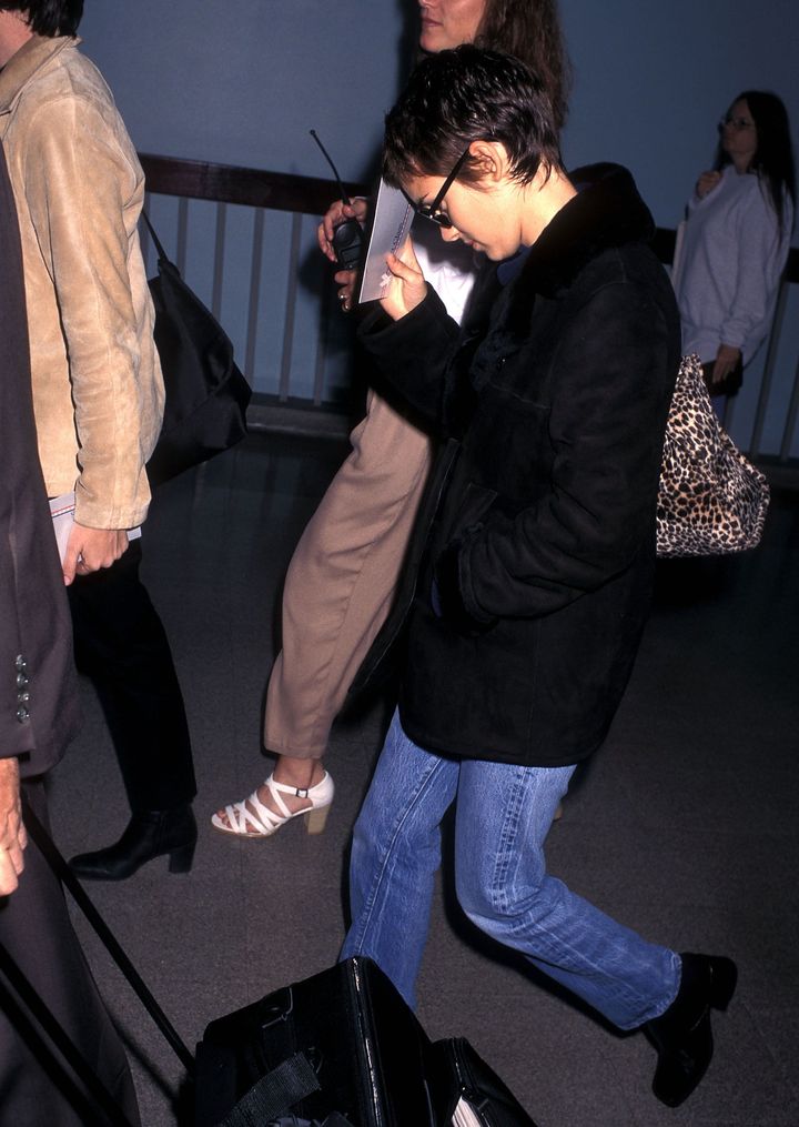 1996年、ロサンゼルス国際空港にてウィノナ・ライダー。