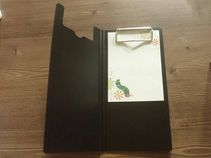 DAISO(ダイソー)：カバー付クリップボード(伝票サイズ、ブラック)