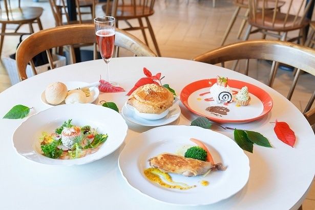 開園記念日だけのランチやディナーは事前予約が必要