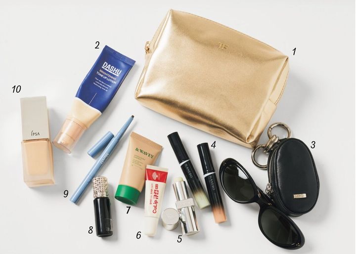 ヘアサロンANSWER代表、美容師・内田佳佑さんのポーチと中身