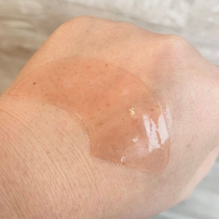 ピンクの粒がブルガリアンローズの花ビラ。ほのかにローズの香りも！