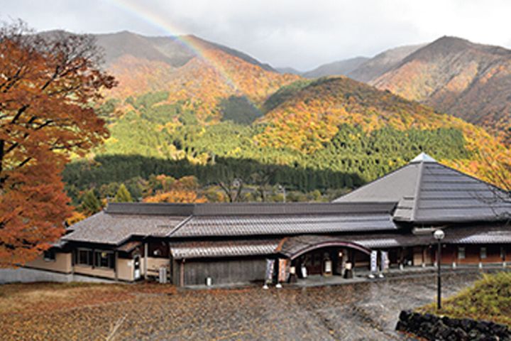 【絶景ツーリング】白川郷から平瀬温泉へ。エメラルドグリーンの庄川を望む「さくら道」快走ガイド