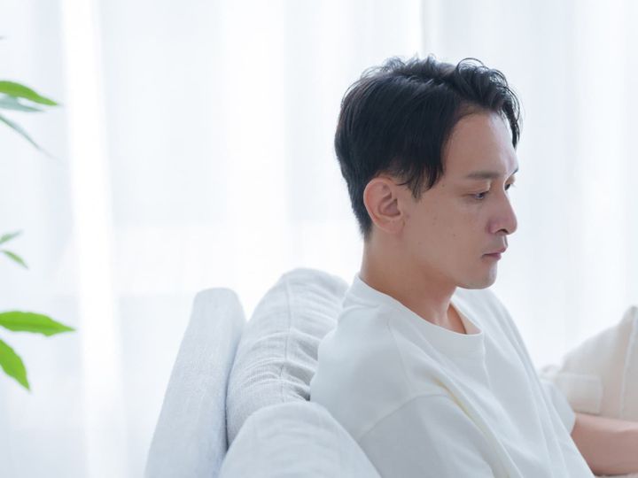 神奈川県横浜市在住・43歳男性が実家暮らしを選ぶ理由とは？ All About ニュース編集部が実施した「実家暮らし」に関する調査から、現在実家暮らしをしている人の生活費や将来の計画などを紹介します。