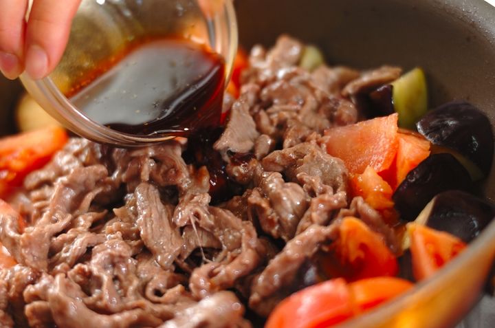 ごはんがすすむ！牛肉とトマトのオイスター炒めの作り方2