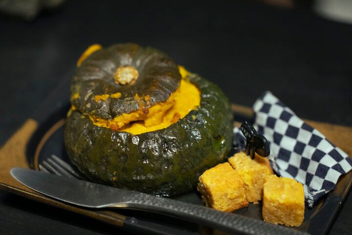 美しいコーヒーカップがずらり。古民家を改装した清澄白河の隠れ家カフェ「喫茶こくん」