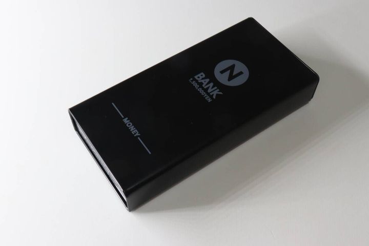 お札用貯金箱 蓋が開くタイプ