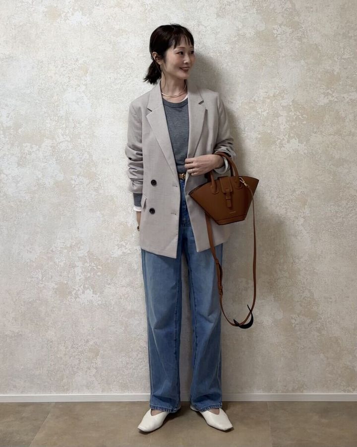 GUダブルブレストジャケットとストレートデニムコーデ
