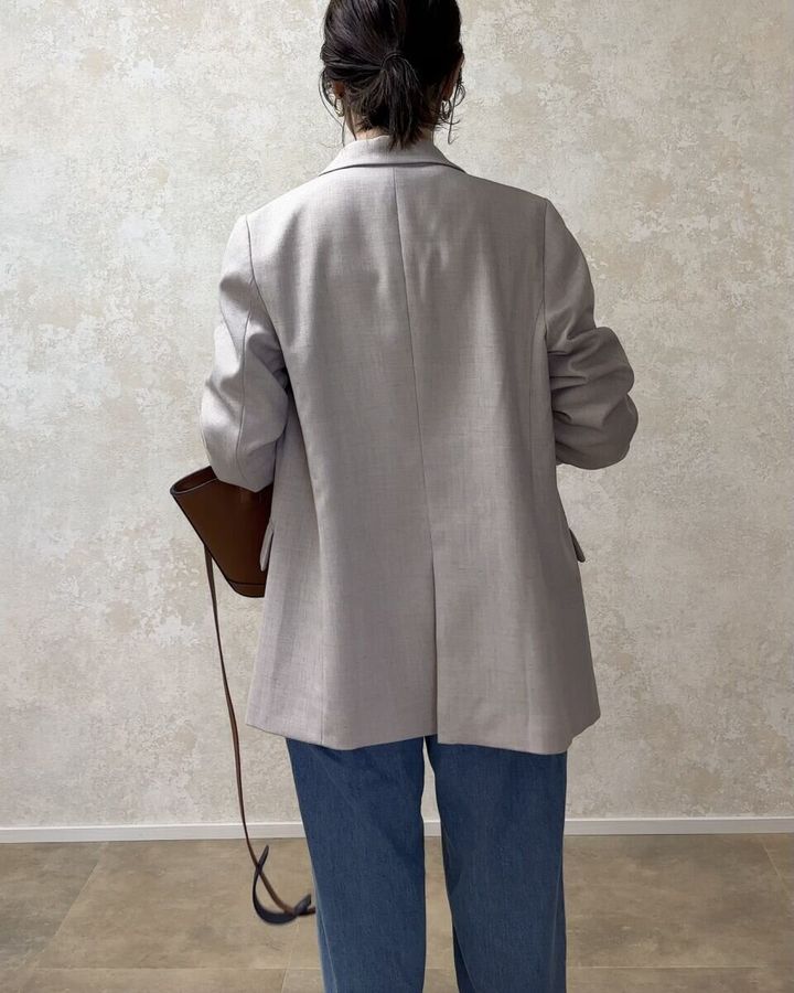 GUダブルブレストジャケット Mサイズ着用 バックスタイル