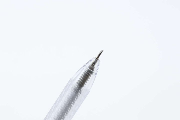 ダイソーのノック式ペンカッター（韓国スタイルラビットオンニ）の刃