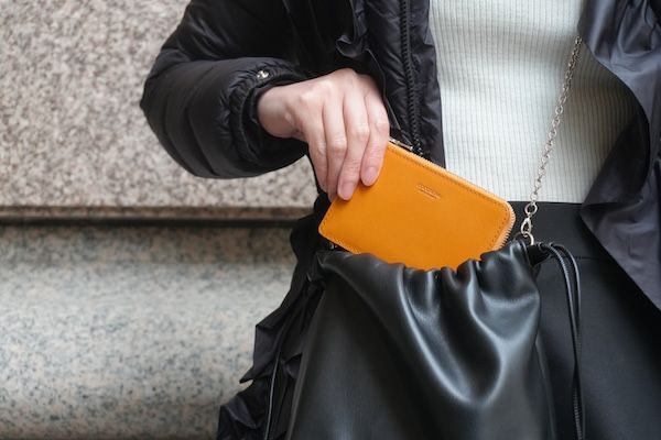 【兵庫県神戸市】栃木レザーを使用したフラグメントケース「mini Fragment」をクラファンで先行発売