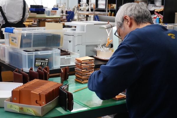 【兵庫県神戸市】栃木レザーを使用したフラグメントケース「mini Fragment」をクラファンで先行発売