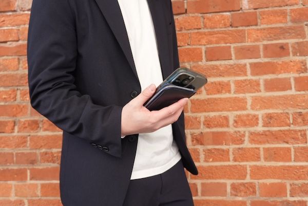 【兵庫県神戸市】栃木レザーを使用したフラグメントケース「mini Fragment」をクラファンで先行発売