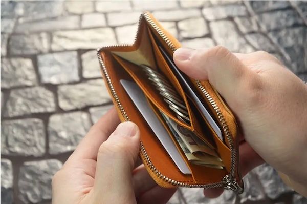 【兵庫県神戸市】栃木レザーを使用したフラグメントケース「mini Fragment」をクラファンで先行発売