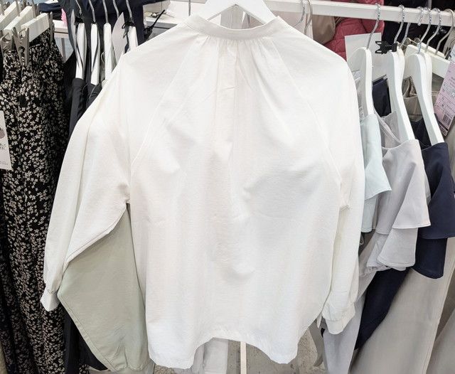 シーンレス遮熱ギャザーブラウス