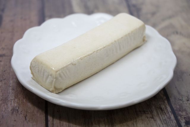 お皿に乗った豆腐バー