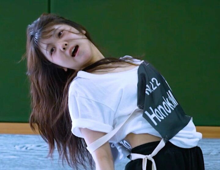 まだ16歳？HYBEのダンスコーチも「お手本みたいな踊り方！」