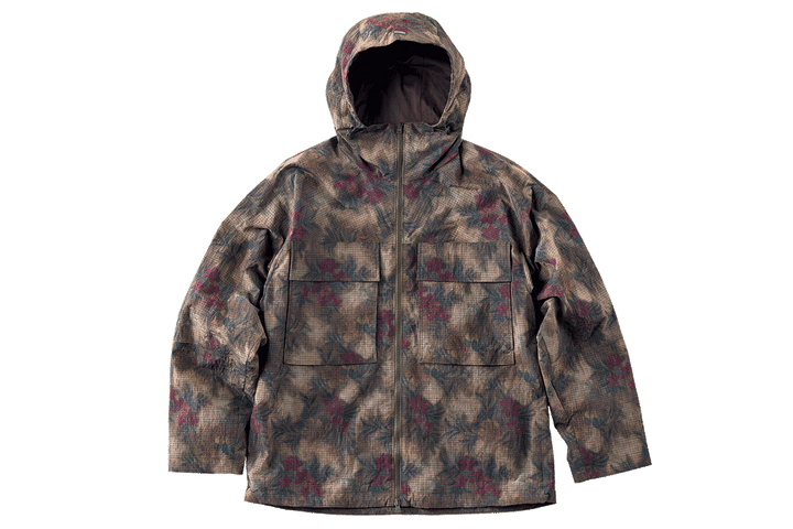 〈ヘルノ〉のブルゾン