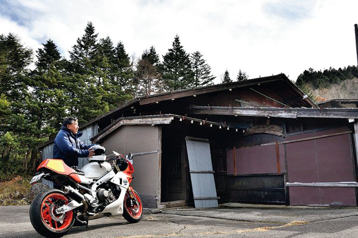 ライダーを魅了する難所。野麦峠「お助け小屋」で味わう、歴史と絶景の至福ツーリング