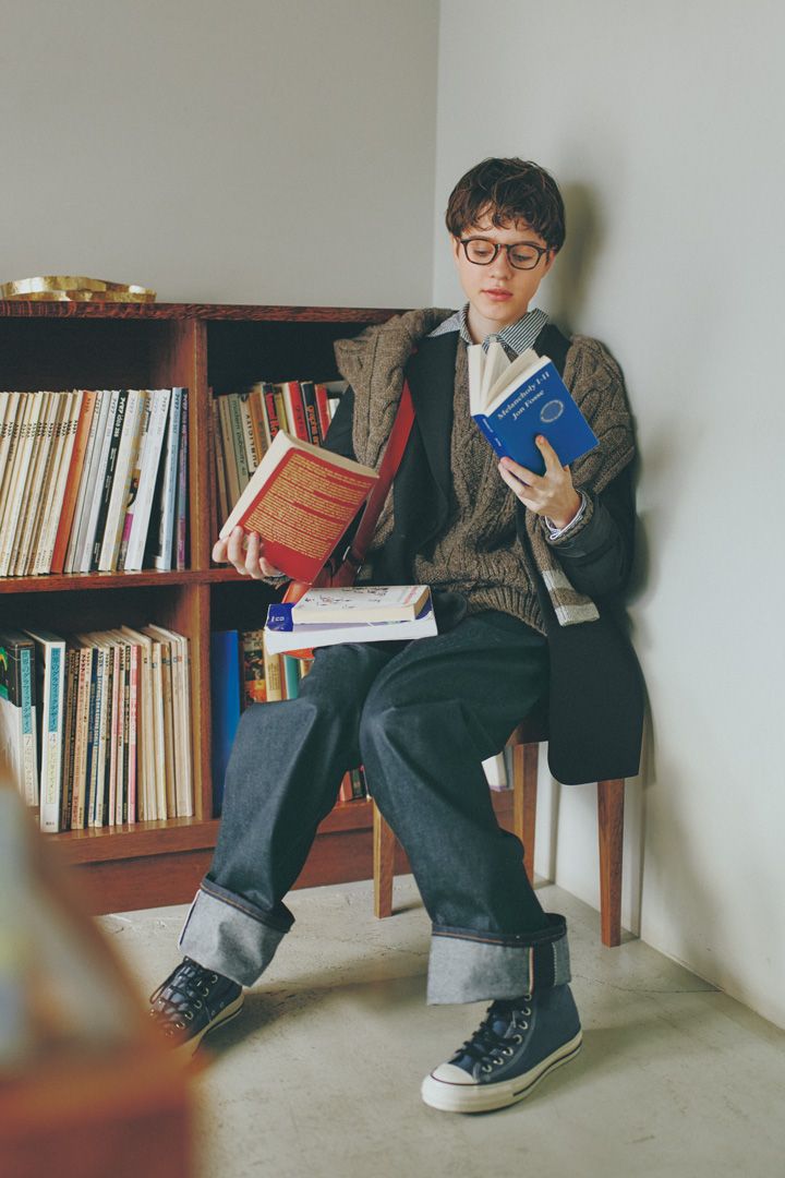 濃紺デニムに合わせたいのは、やっぱりカラーセーター！お手本コーデ4選