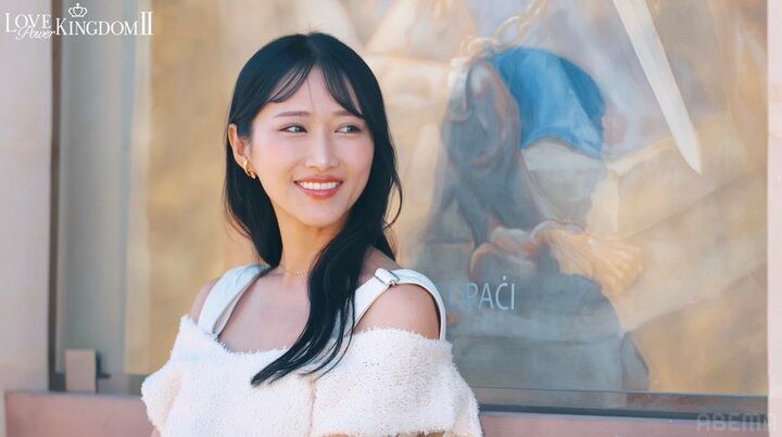 【写真・画像】オイルマッサージ中に突然のキス…“神スタイル”元社長秘書、イケメン内科医と大胆スキンシップ「恥ずかしい」 2枚目