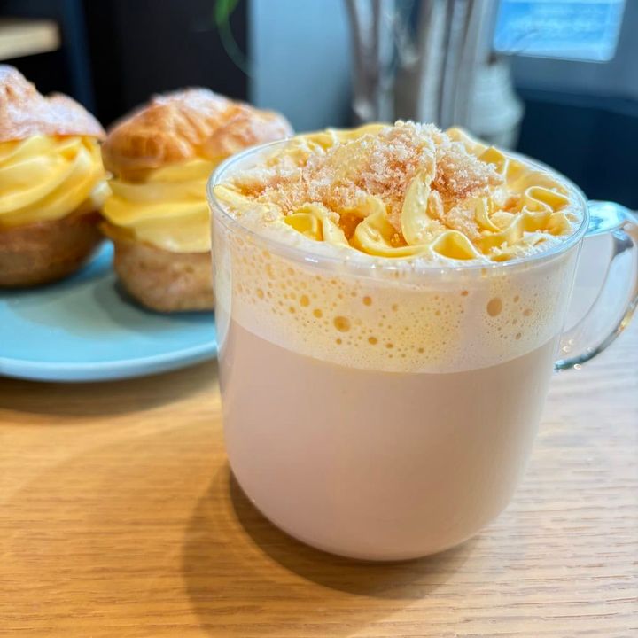 スタバ シュークリーム ラテ