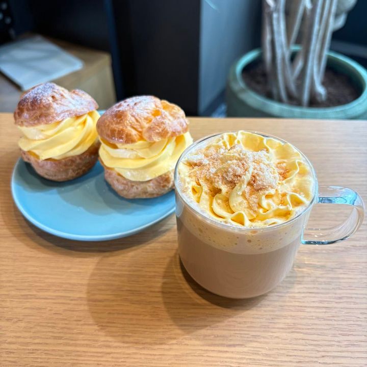 スタバ シュークリーム ラテ