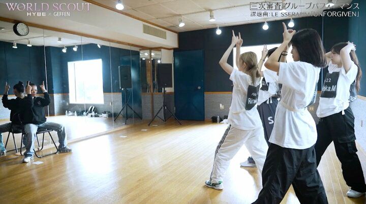 【写真・画像】宮脇咲良「私たち見てるみたい」 2枚目