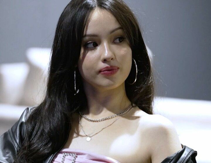 日本人とアイドルグループを組むことになったスウェーデン出身の美女