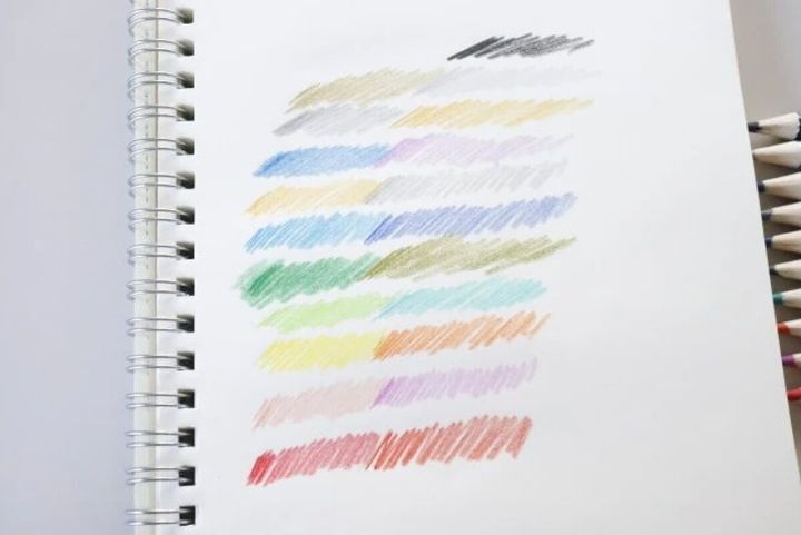 ダイソー ツイン色鉛筆（20色セット） 発色