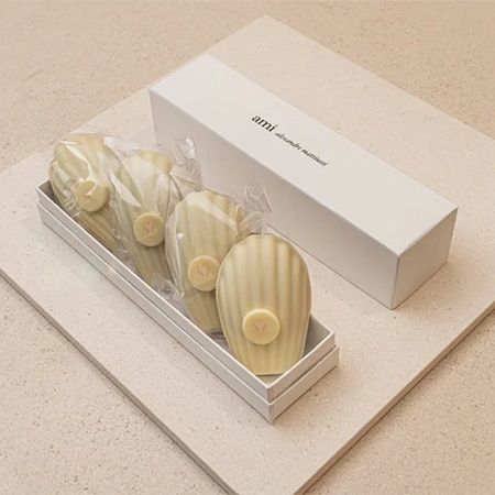 【東京都渋谷区】Ami Parisが、表参道で長期開催中のポップアップストア＆カフェで桜の装飾を実施