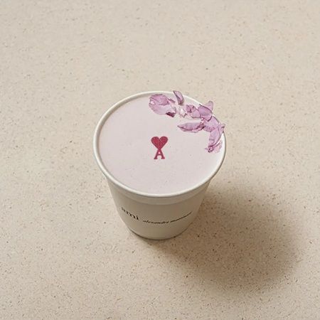 【東京都渋谷区】Ami Parisが、表参道で長期開催中のポップアップストア＆カフェで桜の装飾を実施