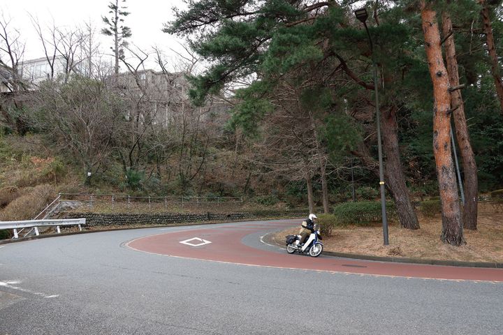 【聖地巡礼】ジブリ『平成狸合戦ぽんぽこ』ラストの夜景へ｜ゆうひの丘と桜ヶ丘の激坂を駆ける