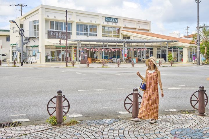 下里大通りの北側にある公設市場