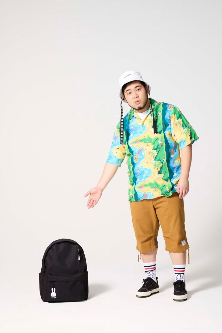 下北沢発のブランドCUNEとsmartが、初めてのコラボレーションして生まれたビッグパックパックと、モデルを務めた松井ケムリさん