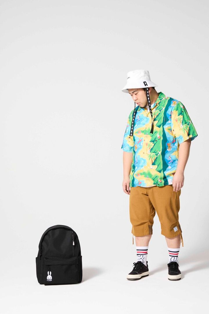 下北沢発のブランドCUNEとsmartが、初めてのコラボレーションして生まれたビッグパックパックと、モデルを務めた松井ケムリさん