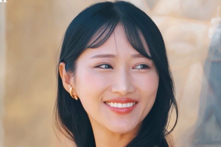 【写真・画像】9頭身レースクイーン、大胆ビキニ姿で滑り台！ハイスペイケメンたちの元へ飛び込む様子に「なにこれ!?」「これは最高」の声 1枚目