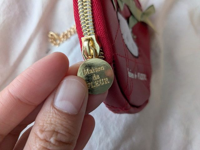 いちごチャームポーチ ゴールドロゴチャームアップ