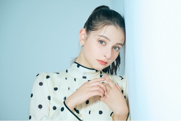 「自分の人生が変わった作品」を告白した嵐莉菜 撮影/Jumpei Yamada(ブライトイデア) ヘアメイク/辻村友貴恵(ende) スタイリスト/内田理菜