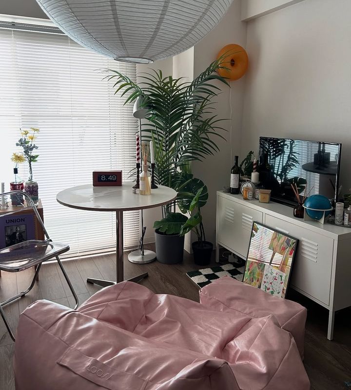 コンパクトな空間を、好きなもので満たす。1Kを生かしたインテリア3選