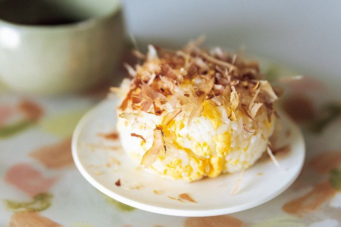 【長谷川あかりさんのおにぎりレシピ】朝ごはんにぴったり栄養満点！「基本の塩おにぎり」＆「炒り卵とおかかのおにぎり」の作り方の画像5