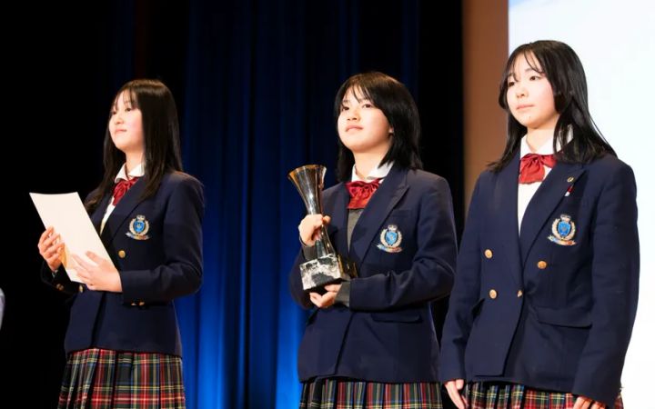 受賞発表の様子