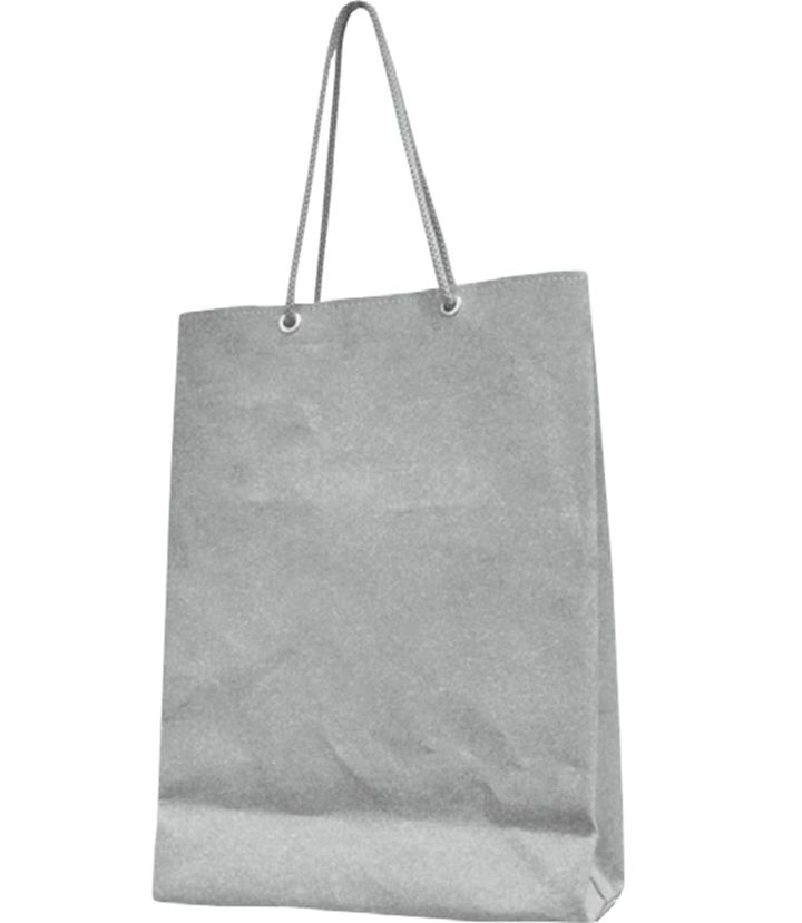 ドイツ産の再生革を活かして制作。