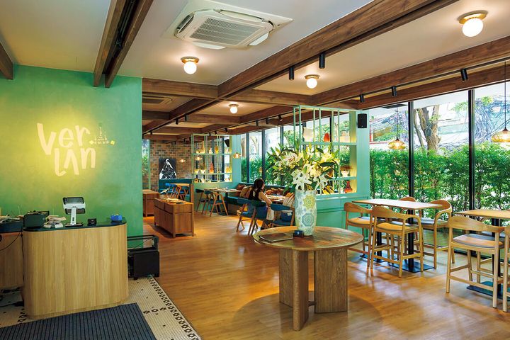 バンコク〈ヴァーラ〉内観