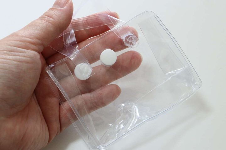 ダイソーのミニミニサイズのクリアバッグ