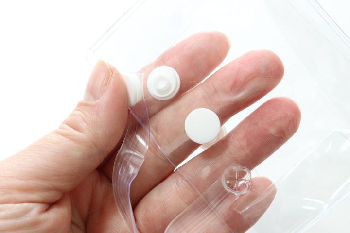 ダイソーのクリアバッグ ミニ Aは片側の持ち手部分の取り外しが可能